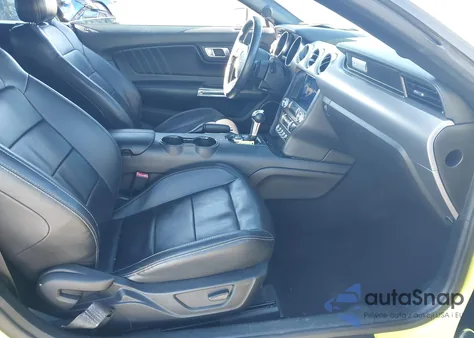 2021 Ford Mustang Ecoboost Premium z USA, uszkodzony, nr VIN 1FATP8UH6M5100934